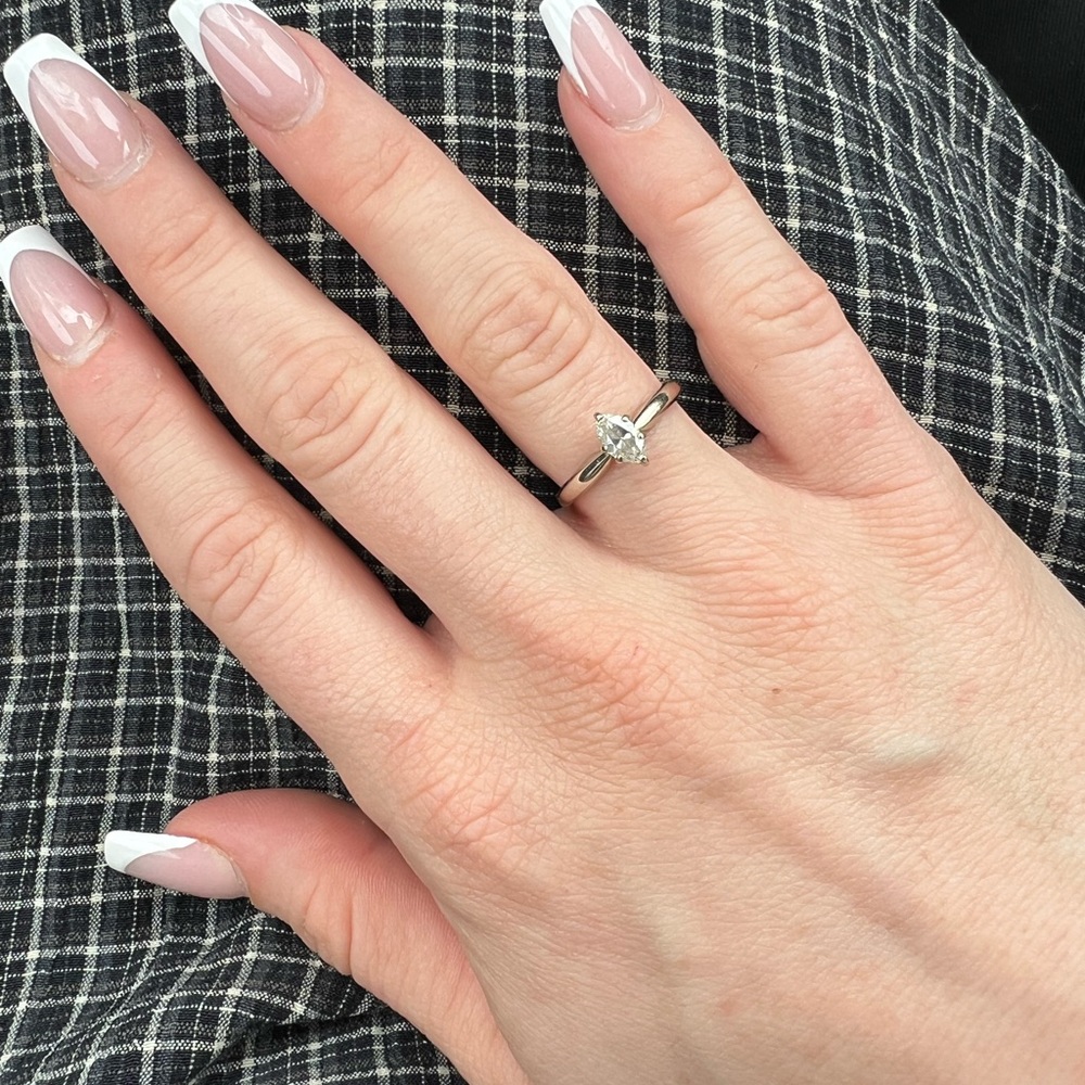 14K marquise Diamond ring